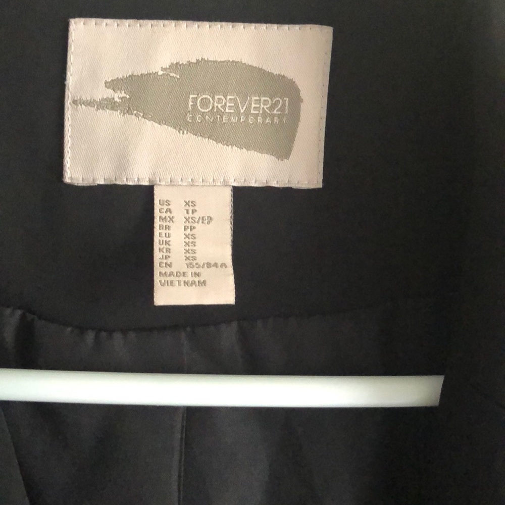 Blazer - Picture 4 of 4